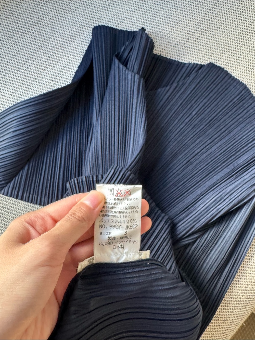 Issey Miyake Pleats Please Navy Long Sleeve Top - Picture 3 of 3